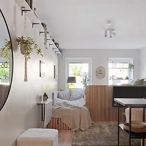 Apartment Beachside Junior - 16min From Centre, Stockholm